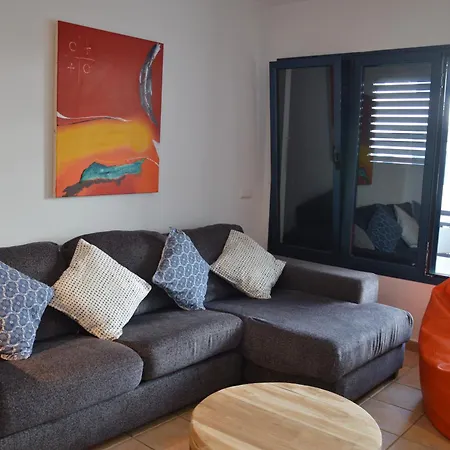 Oasis A 20 M De La Playa Famara