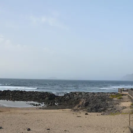 Oasis A 20 M De La Playa Holiday home Famara